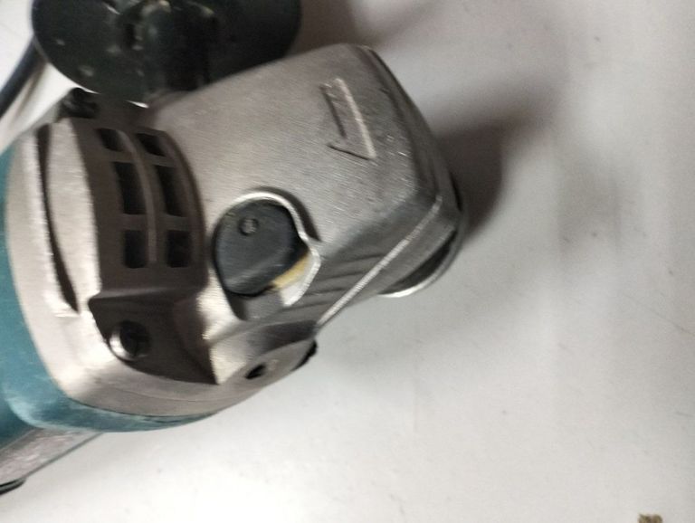 Оголошення Makita 9558nbr Б/У