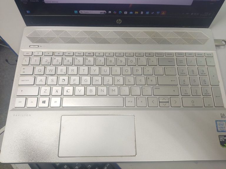 Купить Hp 15/core i7 8565u ddr3/8gb ddr4/ssd 256 gb/geforce gtx1050 4gb Б/У