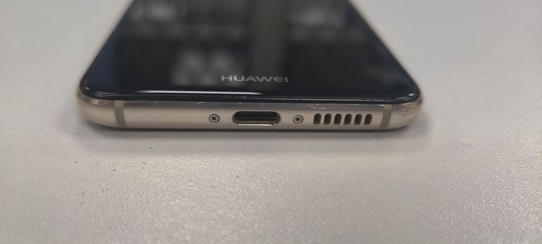 Дешиво Huawei huawei nova caz-tl10 3/32gb с ломбарда