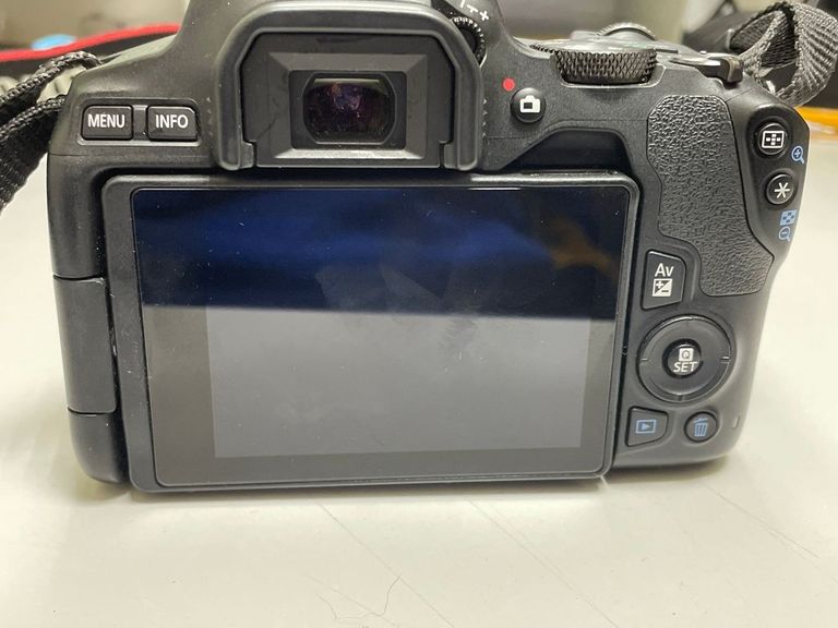 Объявление Canon eos 250d kit 18-55mm ef-s is stm Б/У