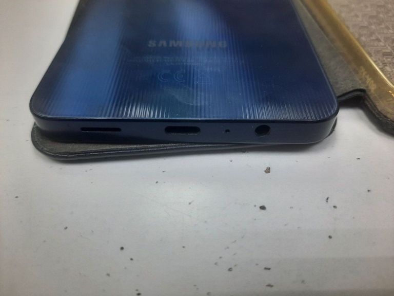 Оголошення Samsung galaxy a06 4/64gb Б/У