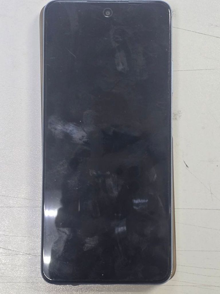 Дешиво Oppo a60 8/128gb с ломбарда