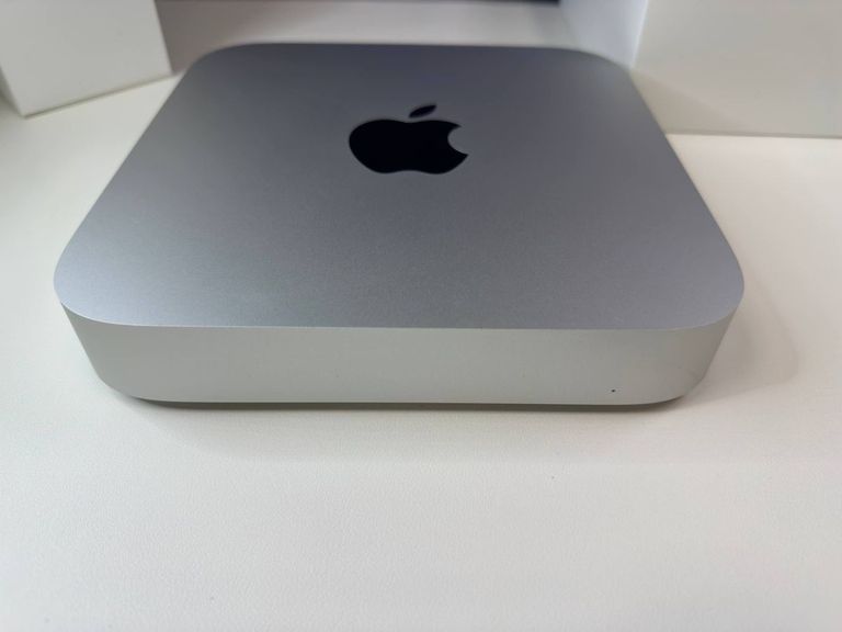 Объявление Apple mac mini a2686 mmfj3 m2/8core/ram 8gb/ssd256gb Б/У