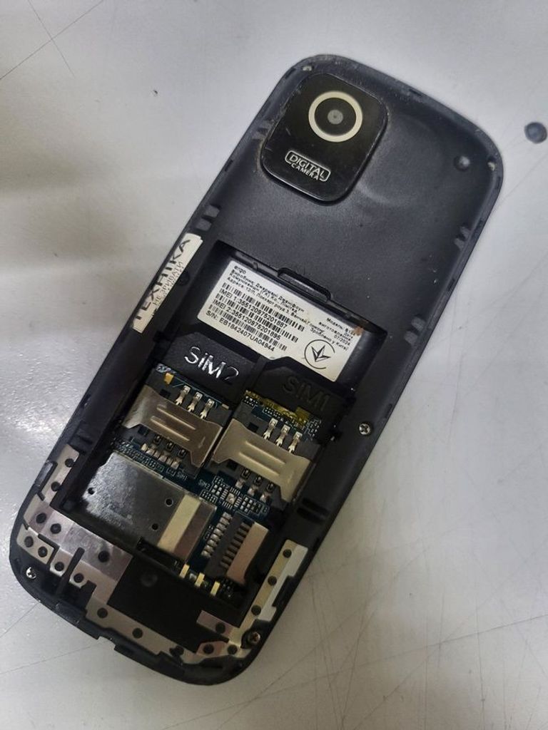 Дешево Ergo B184 Black з ломбарду