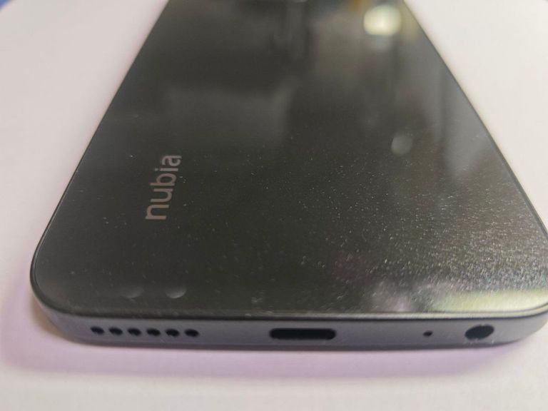 Zte Nubia V70 Design 8/256GB Gray Код:01-200835278. Зображення 5