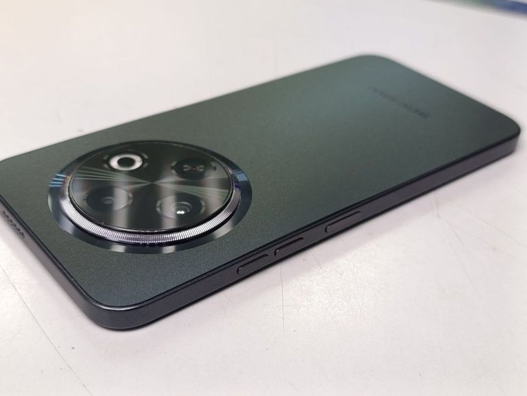 Дешево Tecno spark 30c kl5n 8/256gb з ломбарду