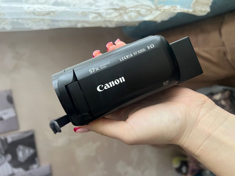 Купити Canon Legria HF R806 Black (1960C008) Б/У