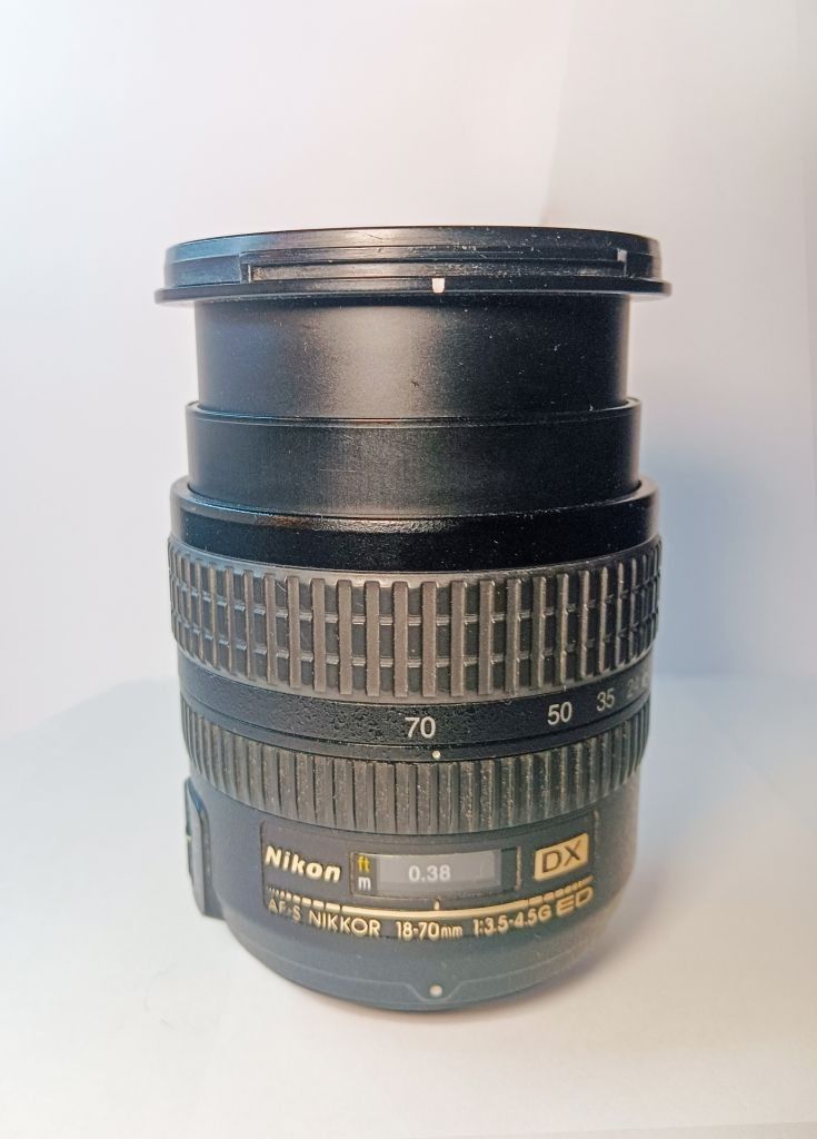 Дешиво Nikon AF-S Nikkor 18-70mm 1:3.5-4.5G ED DX SWM IF Aspherical с ломбарда