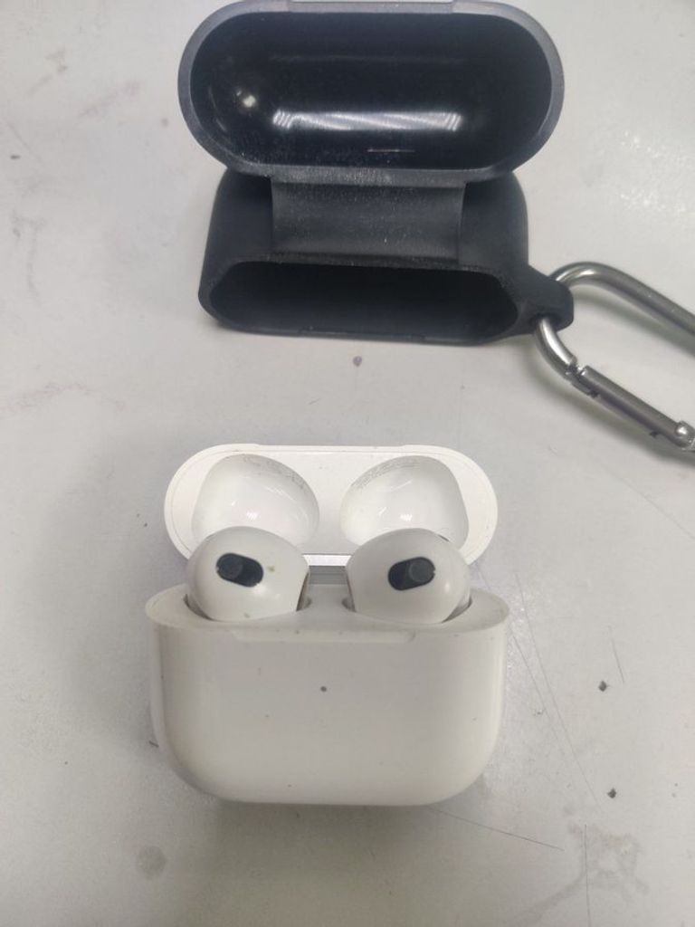 Купить Apple airpods 3rd generation Б/У