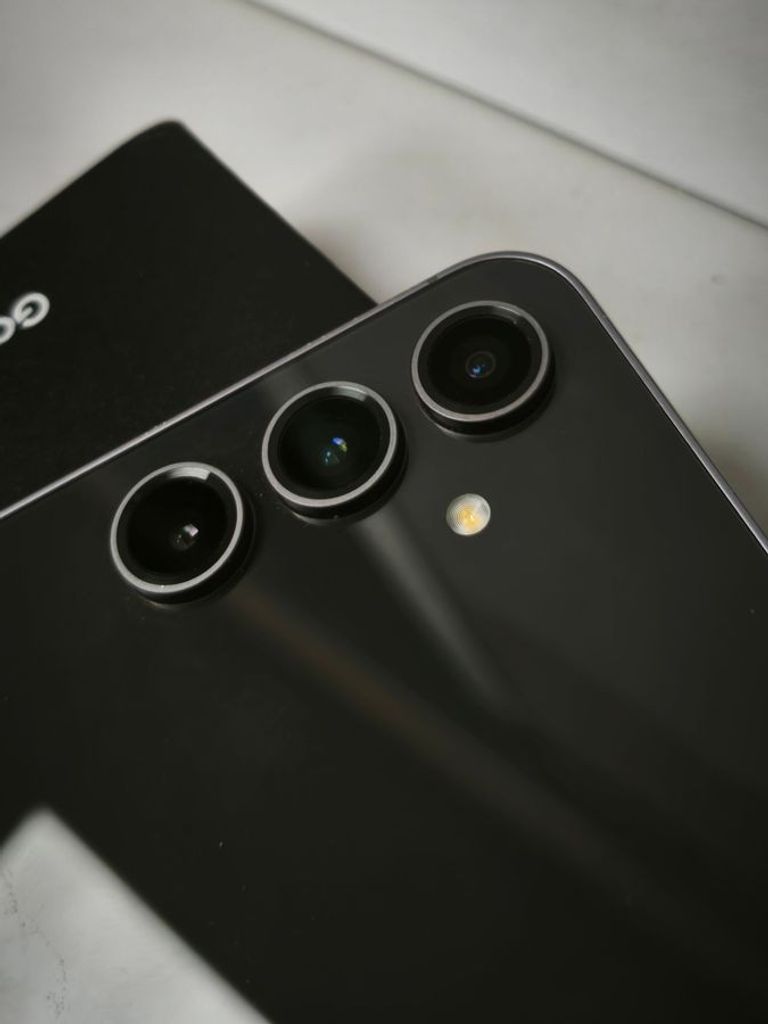 Оголошення Samsung Galaxy S23 FE SM-S711B 8/256GB Purple Б/У