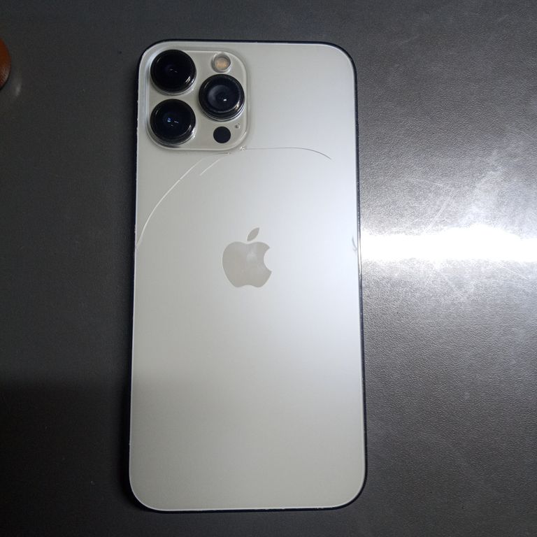 Купити Apple iPhone 13 Pro Max 128GB Silver (MLL73) Б/У