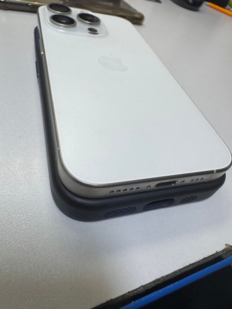 Розпродаж Apple iphone 15 pro 128gb, продавець Техноскарб