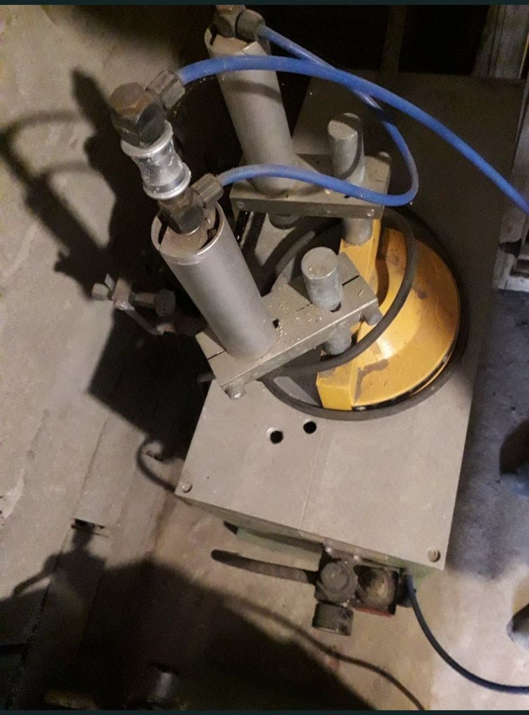 Дешево Machine з ломбарду