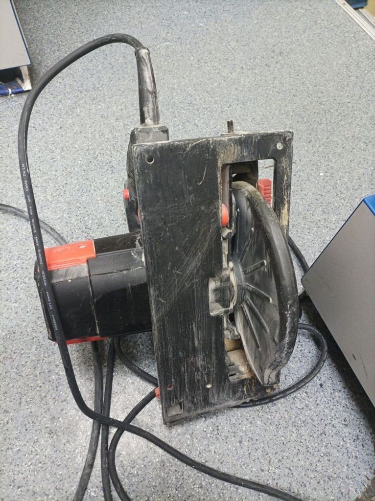 Дешево Dnipro-M cs-185lx з ломбарду