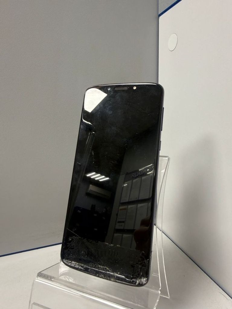 Дешиво Motorola e5 plus 3/32 gb с ломбарда