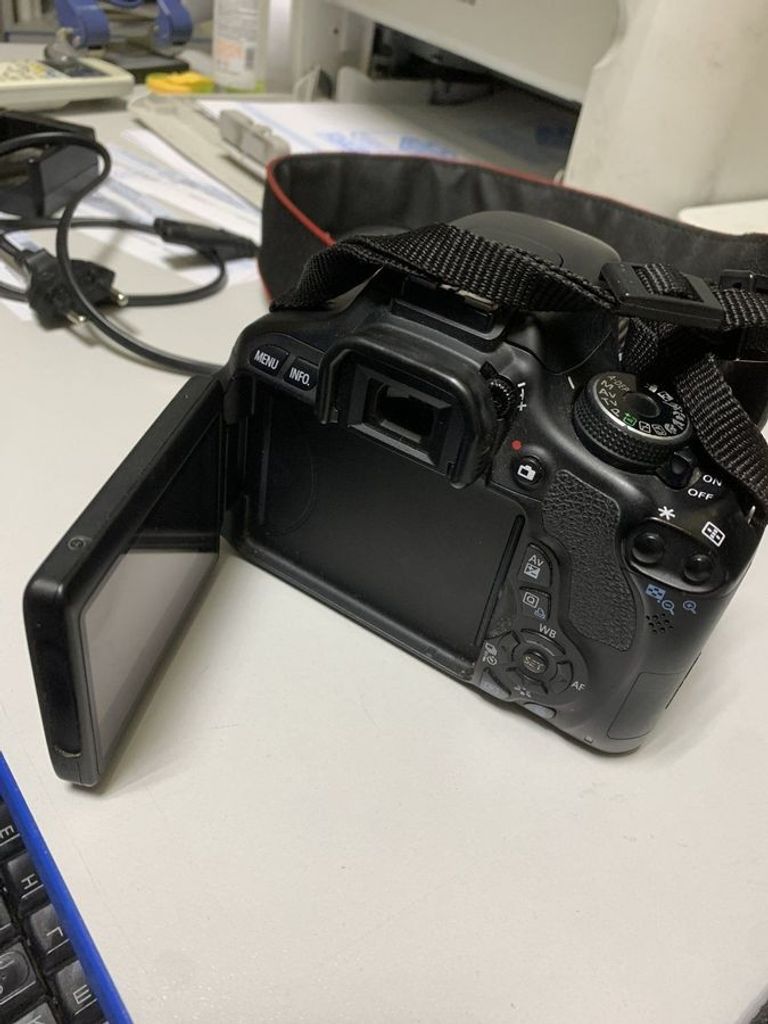 Объявление Canon eos 600d + ef-s 18-55mm 3.5-5.6 iii Б/У