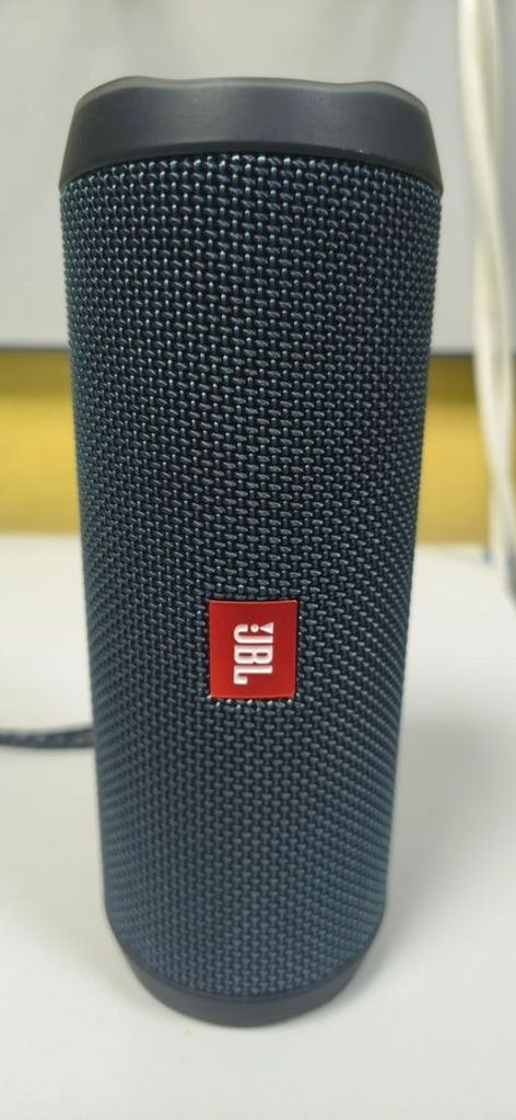 Купити Jbl flip essential 2 Б/У