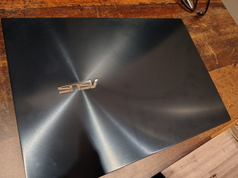 Оголошення Asus ZenBook Pro Duo 15 OLED UX582ZM (UX582ZM-H2030W) Б/У