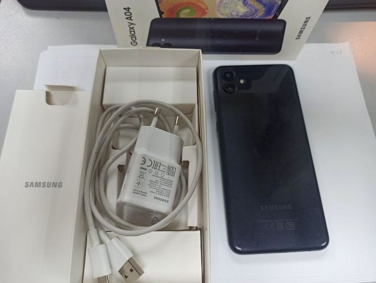 Оголошення Samsung galaxy a04 4/64gb Б/У