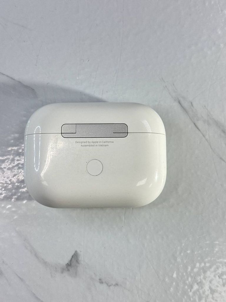 Дешево Apple airpods pro 2nd generation with magsafe charging case usb-c з ломбарду