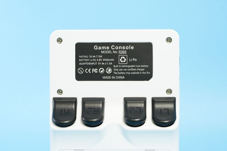 Game Console R36S linux 64 Gb White 15000 ігор Linux. Код:null. Зображення 9