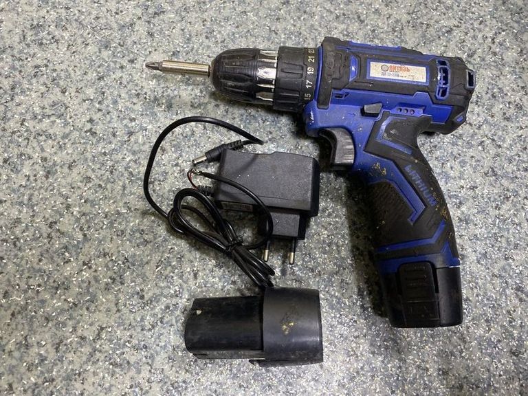 Купити Витязь да-12-2лн 2акб li-ion 2.0ah + зу + набір Б/У