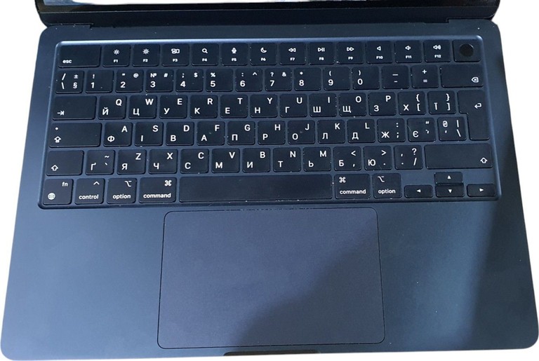 Дешиво Apple macbook air 13,6" m2 2022 с ломбарда