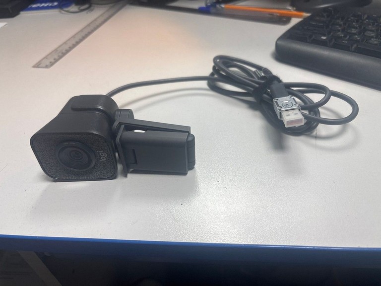 Дешево Logitech streamcam з ломбарду