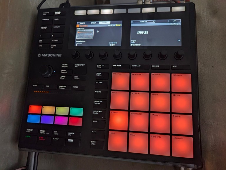 Native Instruments Maschine MK3 Код:null. Зображення 4