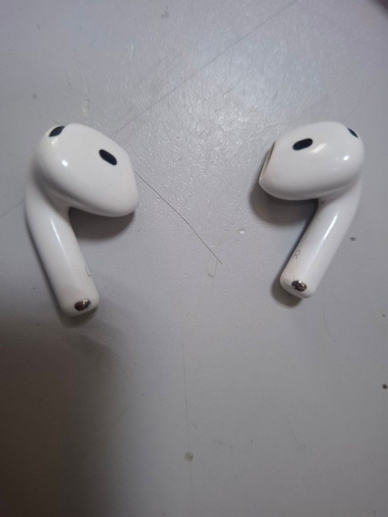 Apple airpods 4 with active noise cancellation Код:01-200975360. Изображение 5