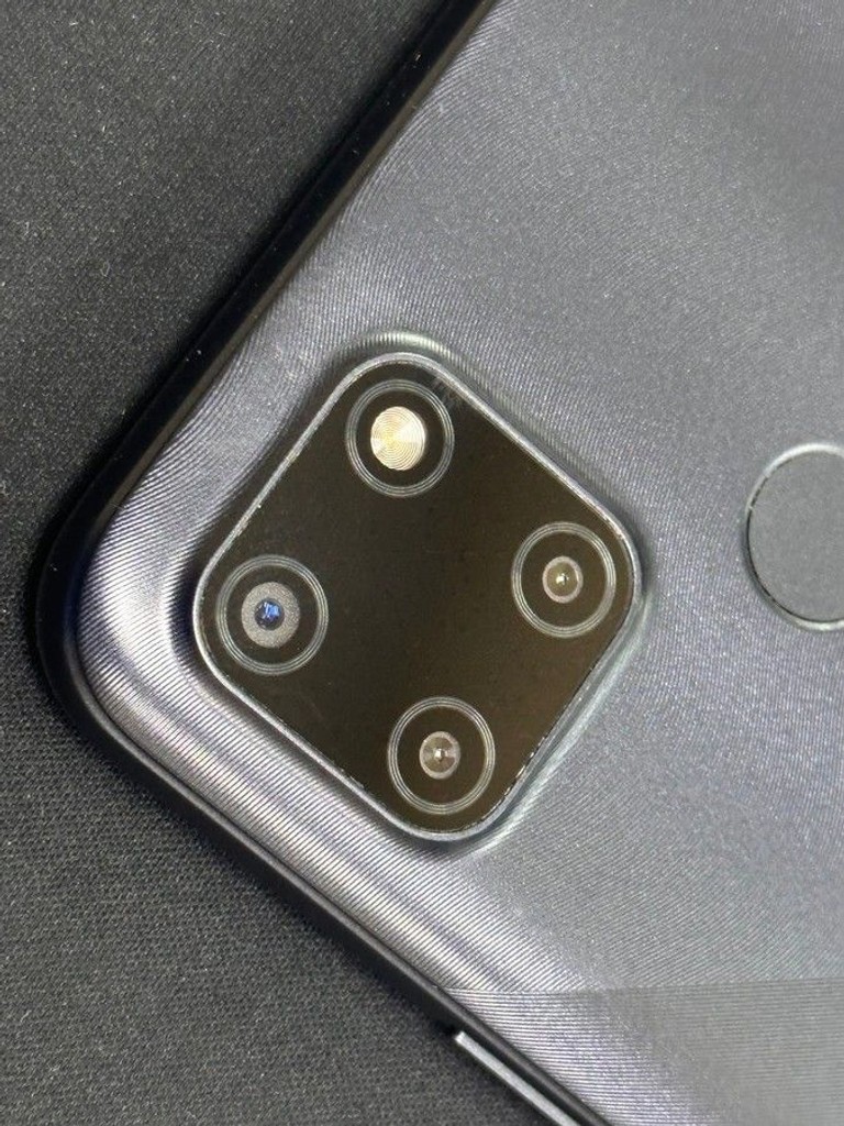 Дешиво Realme c21y 4/64gb с ломбарда