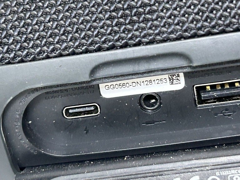 Оголошення Jbl charge 4 Б/У