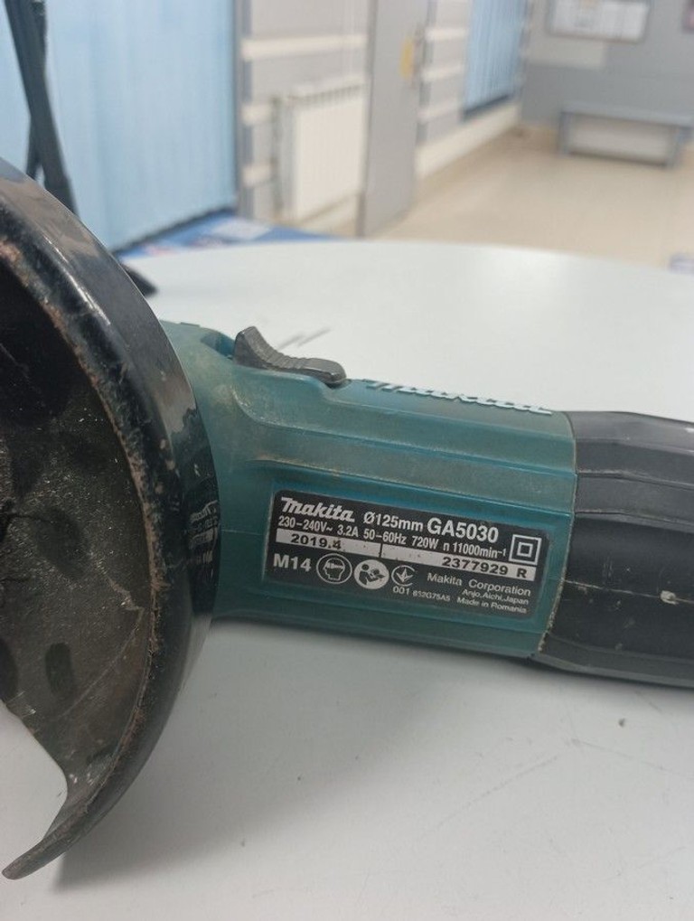 Дешево Makita GA5030 з ломбарду