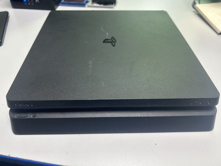 Дешиво Sony playstation 4 1tb с ломбарда
