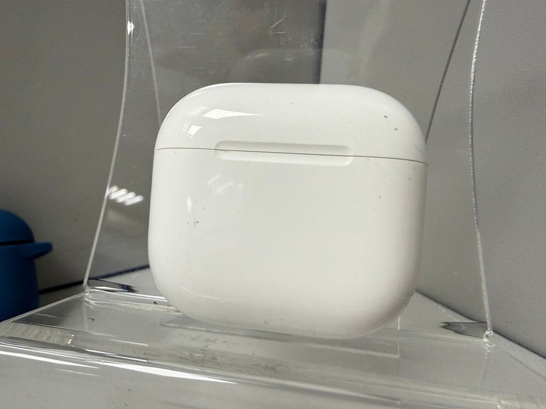 Купить Apple airpods 4 with active noise cancellation Б/У