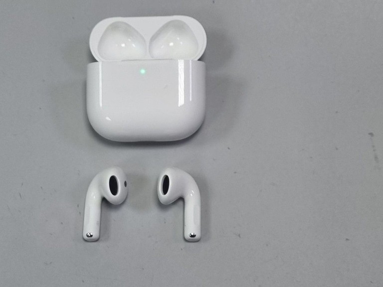 Apple airpods 4 with active noise cancellation Код:01-201035438. Изображение 11
