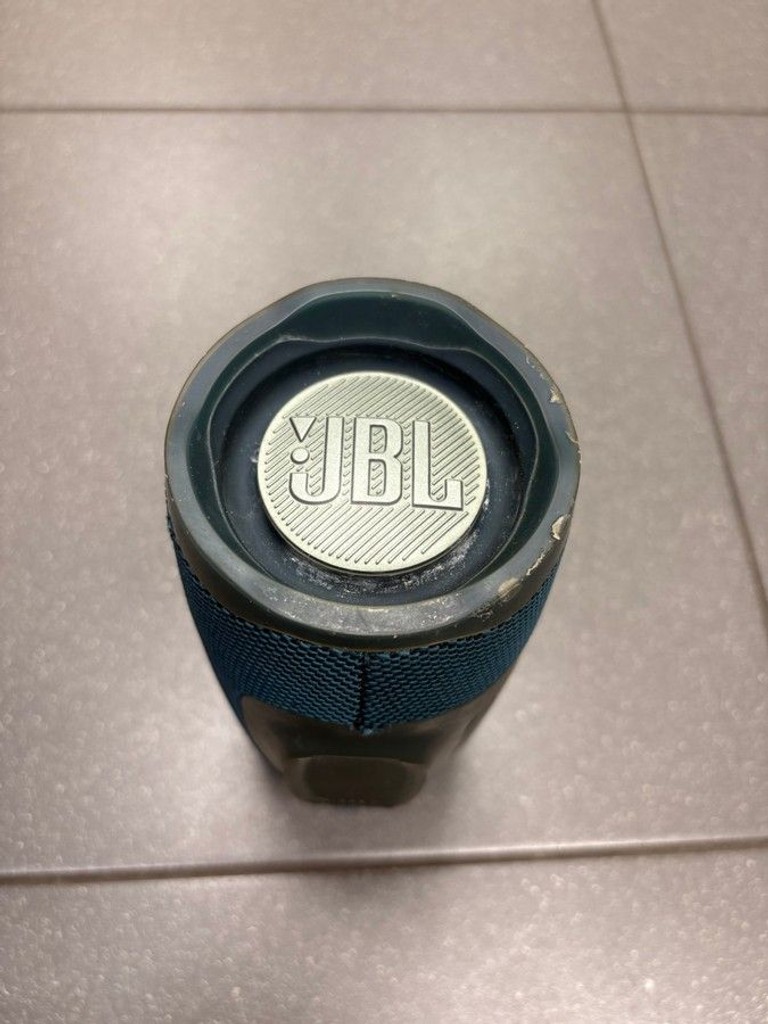 Оголошення Jbl charge 4 Б/У