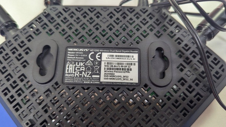 Дешиво Mercusys MR30G с ломбарда