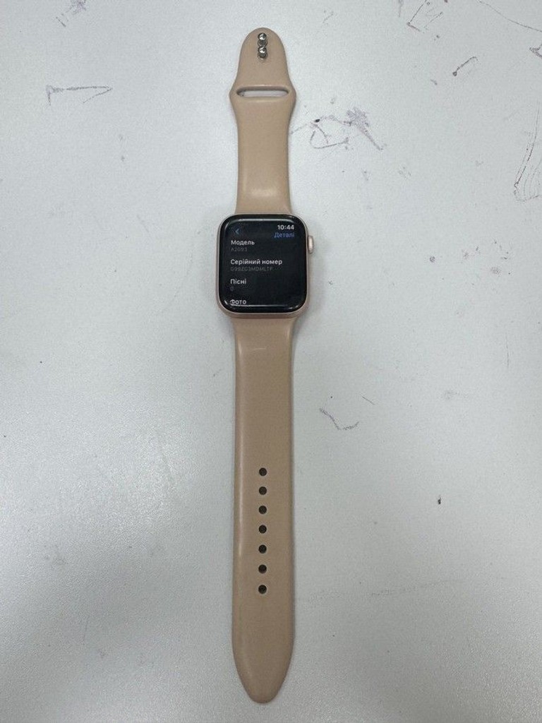 Купить Apple watch series 5 gps 44mm aluminium case Б/У