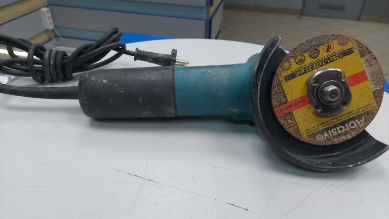 Дешево Makita 9558hnr з ломбарду