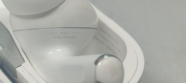 Дешево Apple airpods pro 2nd generation with magsafe charging case usb-c з ломбарду