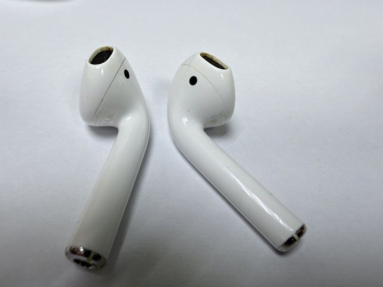 Купить Apple airpods 2nd generation a1602, a2031, a2032 Б/У