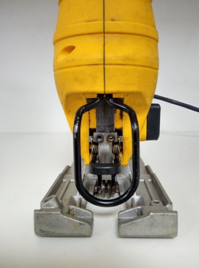 Дешево Dewalt DWE249 з ломбарду