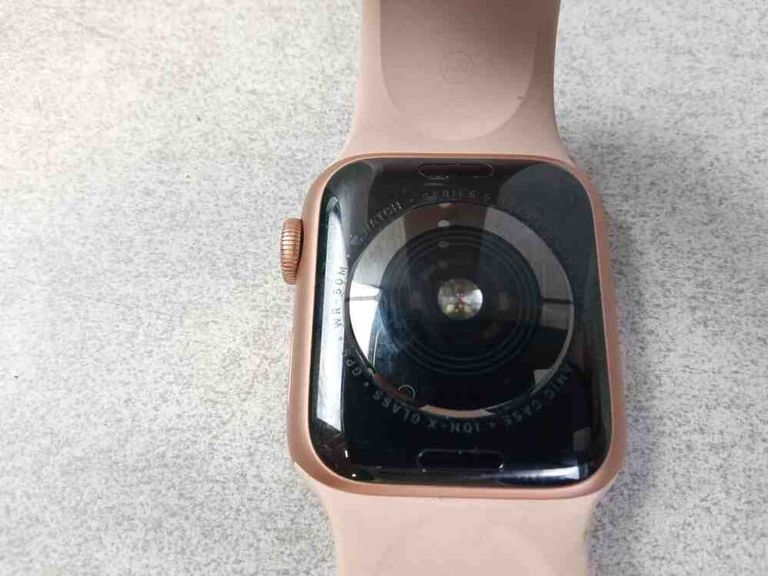 Apple Watch Series 5 GPS 40mm Gold Aluminum w. Pink Sand b.- Gold Aluminum (MWV72) Код:2000003423859. Зображення 6