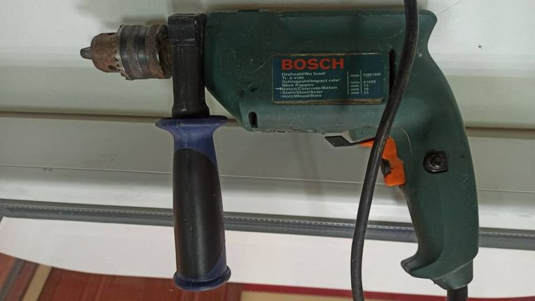 Bosch PSB 750 RE