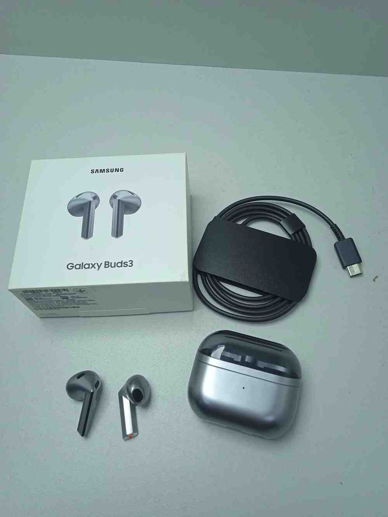 Купить Samsung Galaxy Buds3 Silver (SM-R530NZAA) Б/У