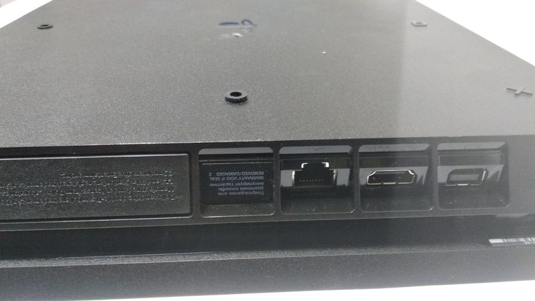 Дешиво  Sony PlayStation 4 Slim 1TB Black с ломбарда