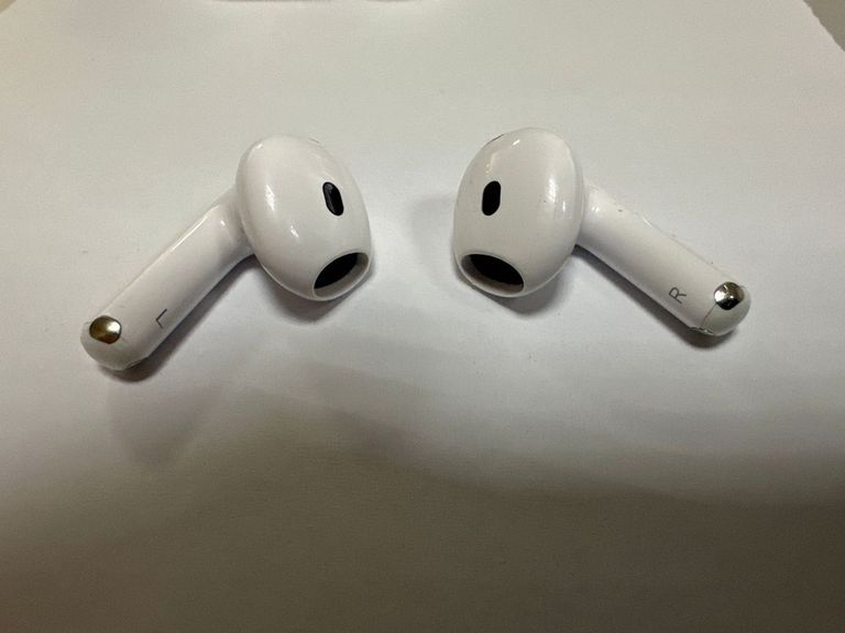 Розпродаж Apple airpods 4 with active noise cancellation, продавець Техноскарб