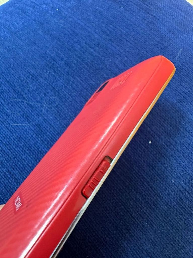 Купити Nomi i220 Red Б/У
