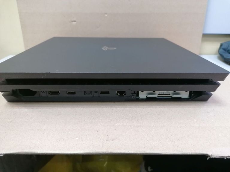Дешево Sony playstation 4 pro з ломбарду